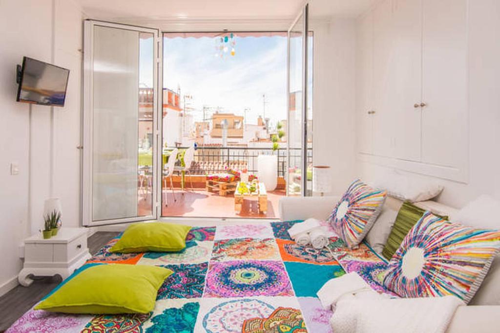 Unique studio Apartment with amazing terrace Sitges centre beach