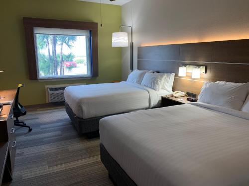 Imagen 1 de Holiday Inn Express Hotel and Suites South Padre Island, an IHG Hotel