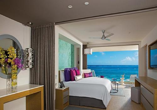 Imagen 1 de Breathless Riviera Cancun Resort & Spa - Adults Only - All inclusive